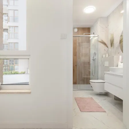 Modern Near Polsat Arena By Renters Appartamento