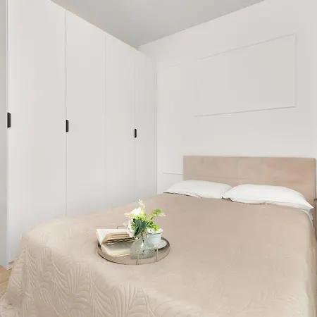 Modern Near Polsat Arena By Renters Γκντανσκ